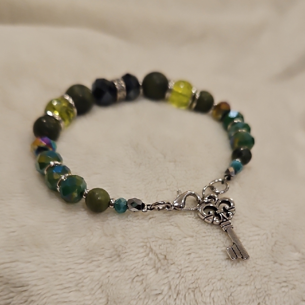 Chic Multicolor Beaded Bracelet with Key Charm